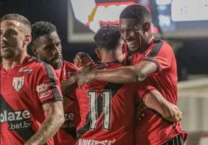 Atlético-GO 2 x 0 Botafogo-SP - Dragão espanta a crise