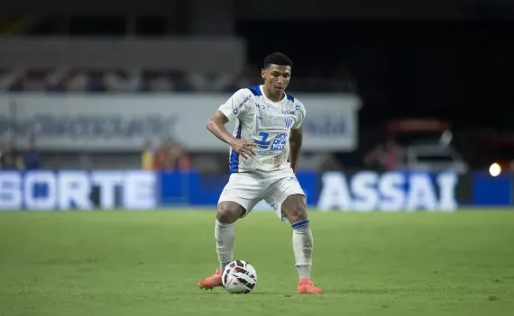 Avaí x Cuiabá - Confira onde assistir, horário e escalações! 2 Emerson Ramon será desfalque na partida - Foto: Guilherme Griebeler / Avaí FC