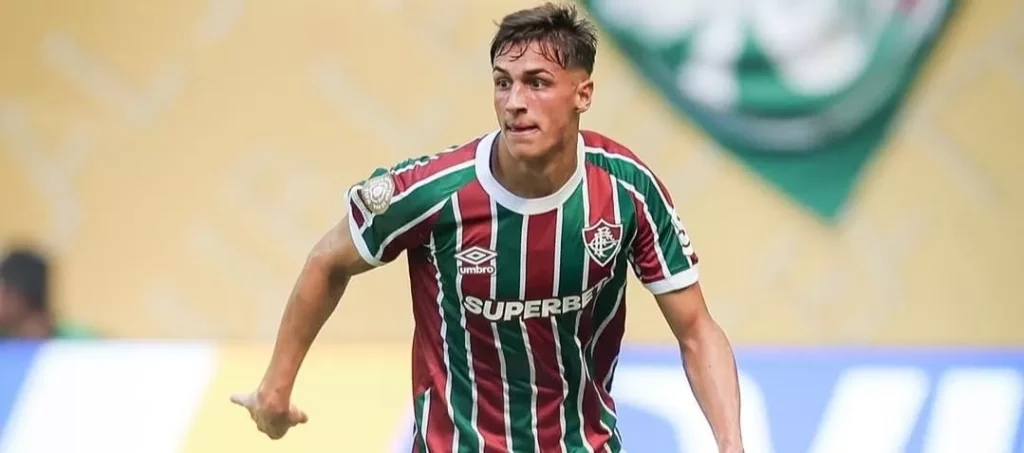 Fluminense descarta negociar volante com clube espanhol