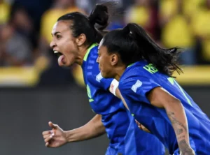 Brasil vê Marta brilhar, supera Colômbia nos pênaltis e conquista Copa América pela 9ª vez