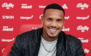 John, ex-Botafogo, é anunciado pelo Nottingham Forest