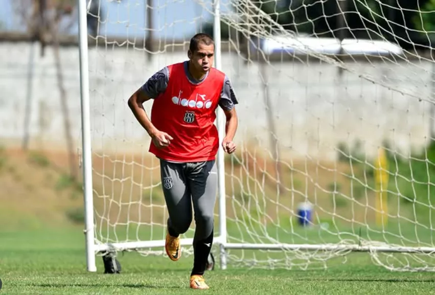 Matheus, atacante da Ponte Preta - Foto: Marcos Ribolli / PontePress