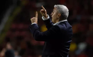 Crespo elogia Lucas Moura, mas evita falar de Libertadores