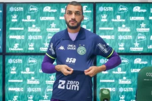 Dalberson é apresentado pelo Guarani e fala sobre chance de já ser titular na Série C