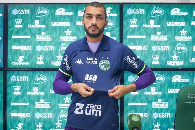 Dalberson é apresentado pelo Guarani e fala sobre chance de já ser titular na Série C