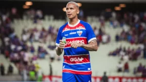 Renato Paiva afasta Deyverson e mais dois no Fortaleza