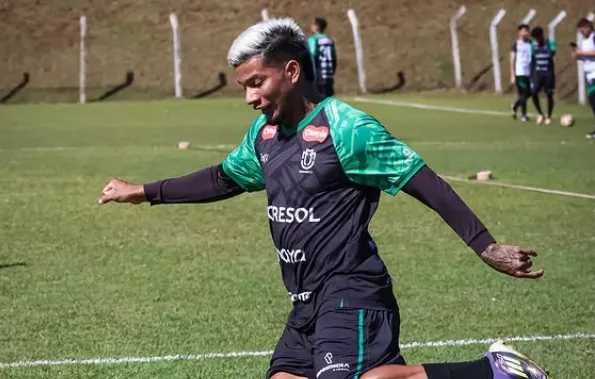Maringá tem Negueba entre os titulares e mais três mudanças