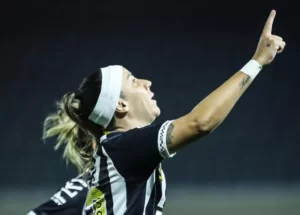 PAULISTÃO FEMININO: Santos vence Palmeiras e volta pra briga por G-4