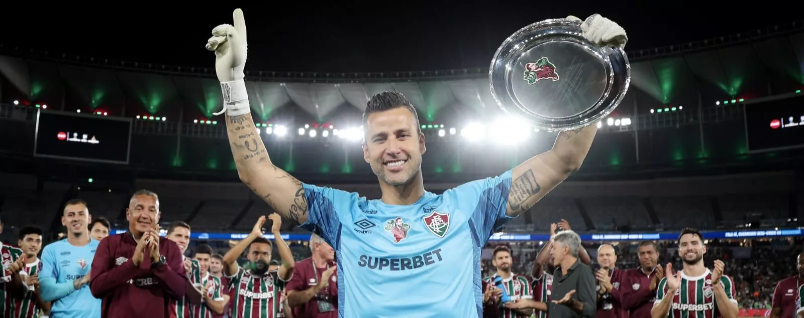 Fábio se declara ao Fluminense após homenagem: ‘Grato por vestir essa camisa’