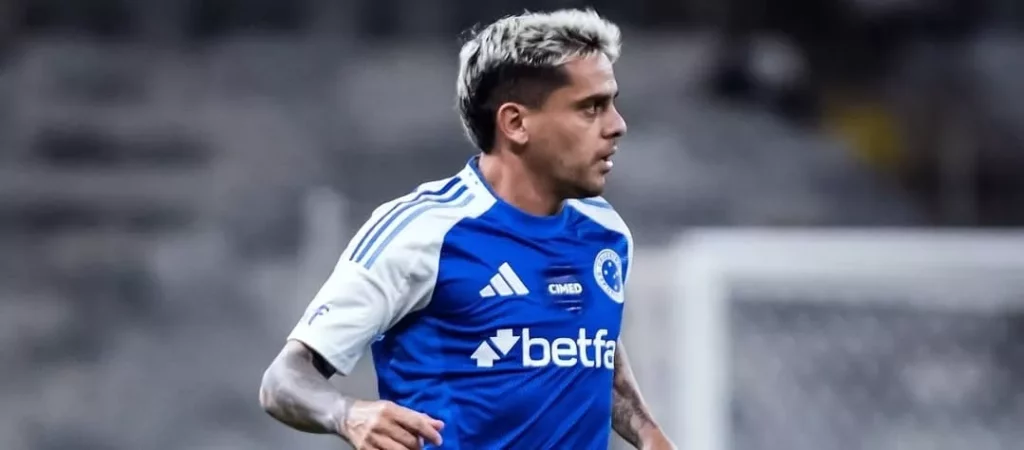 Fagner sofre fratura e desfalca o Cruzeiro na sequência da temporada