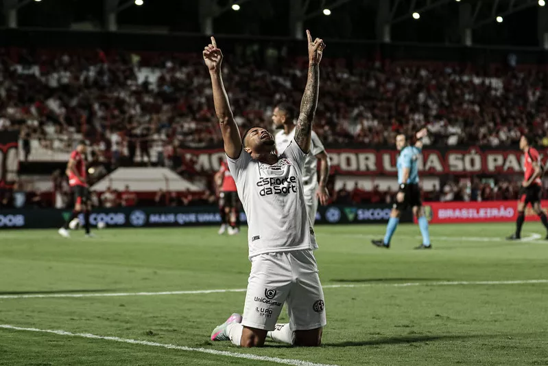 Ferroviaria bate Atletico GO na Serie B