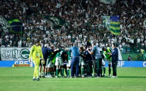 SÉRIE B: Goiás tenta retomar liderança em sábado de briga por G4