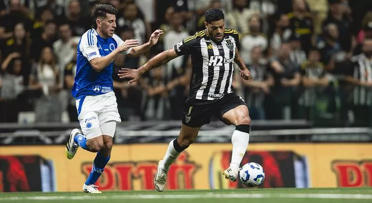 Cuca x Pelaipe no 'dedo por dedo' na saída da Arena MRV 3 Copa do Brasil - 2025