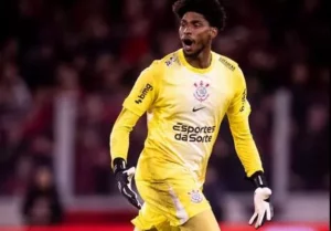 Hugo Souza revela drama pessoal após vitória do Corinthians