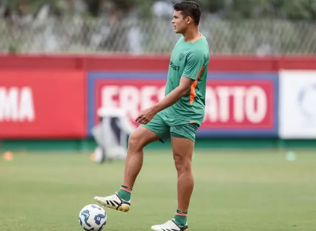 Thiago Silva pode retornar ao Fluminense mesmo com desfalques na defesa