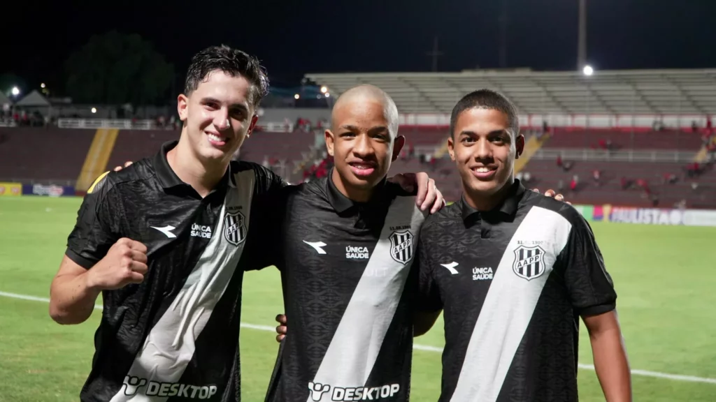 Gustavo Telles, Kaio Ganga e Pedrinho, jovens promovidos recentemente