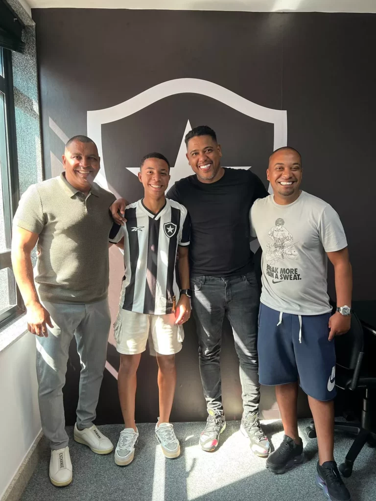 EXCLUSIVO! Casa Soccer apresenta garoto destaque de SC ao Botafogo-RJ 3 IMG 20250822 WA0046