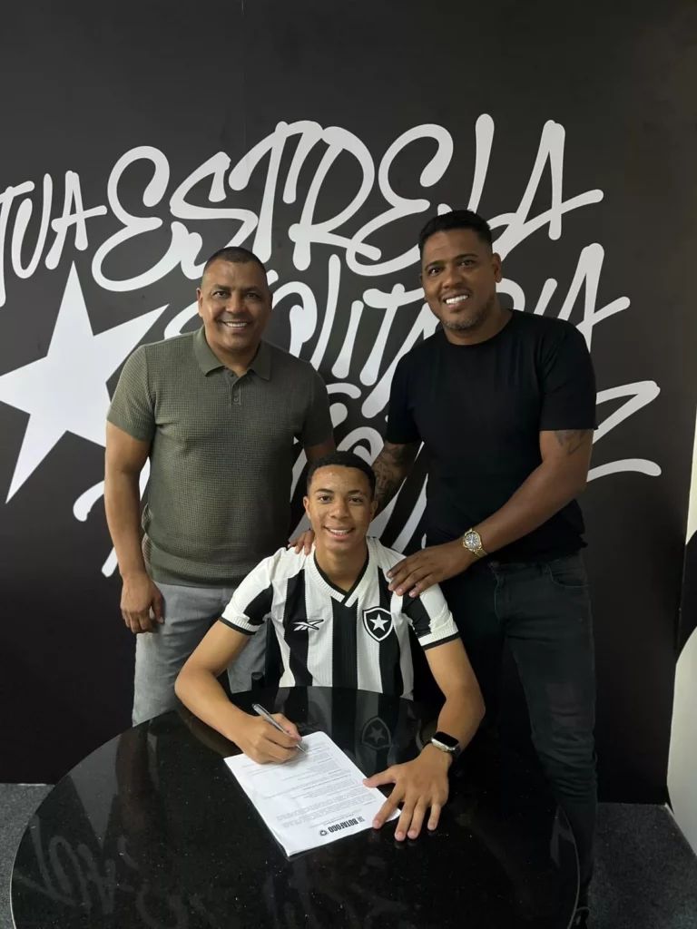 EXCLUSIVO! Casa Soccer apresenta garoto destaque de SC ao Botafogo-RJ 2 IMG 20250822 WA0048