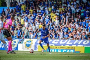 Jeferson Lima celebra sequência no líder São José