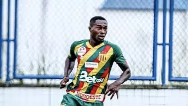 Sampaio libera elenco e define futuro de Adriano e Carral