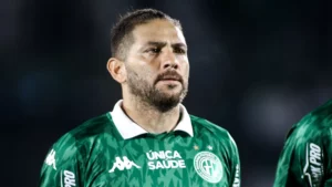 Diego Torres vive grande fase e guia reação do Guarani