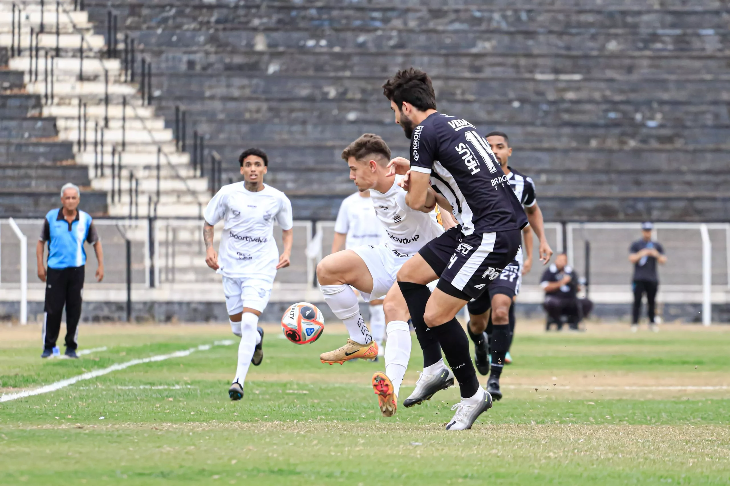 Inter de Limeira 1 x 0 Comercial - Gol no fim dá vantagem ao Leão 4 Inter de Limeira bate Comercial na Copa Paulista