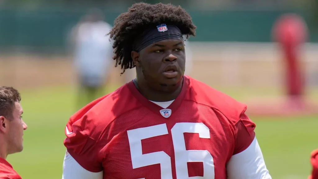 Jogador mais pesado da NFL é barrado na pré-temporada