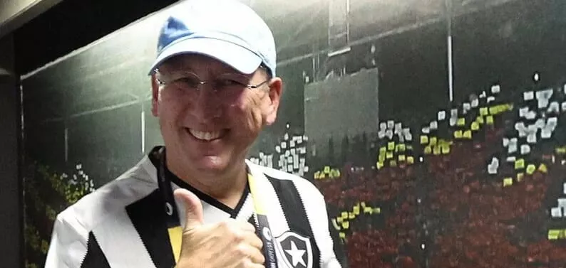 Dono do Botafogo mira compra de clube da segunda divisão da Inglaterra