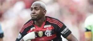 Clube dos Emirados Árabes fecha a contratação de meia do Flamengo