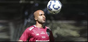 Lucas volta no São Paulo e celebra 15 anos da estreia: 'Melhor presente para comemorar a data'