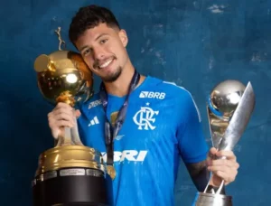 Após título na Libertadores, Lucas Furtado conquista bi mundial com o Flamengo