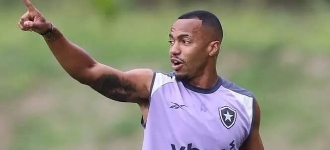 Marlon Freitas treina no Botafogo após ‘protocolo de concussão’