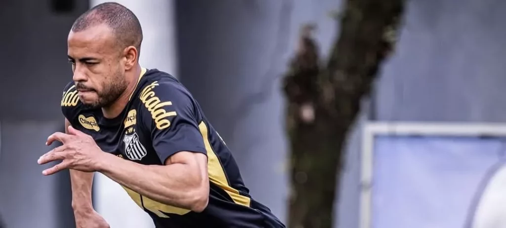 Mayke elogia Cruzeiro, mas valoriza Santos: ‘Também temos qualidade’