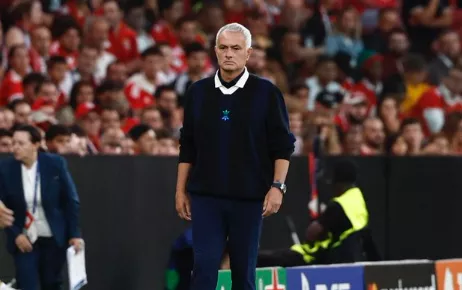 Mourinho deixa Fenerbahçe e receberá multa milionária