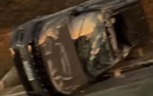 Esposa de goleiro do América-MG sofre acidente e escapa ilesa