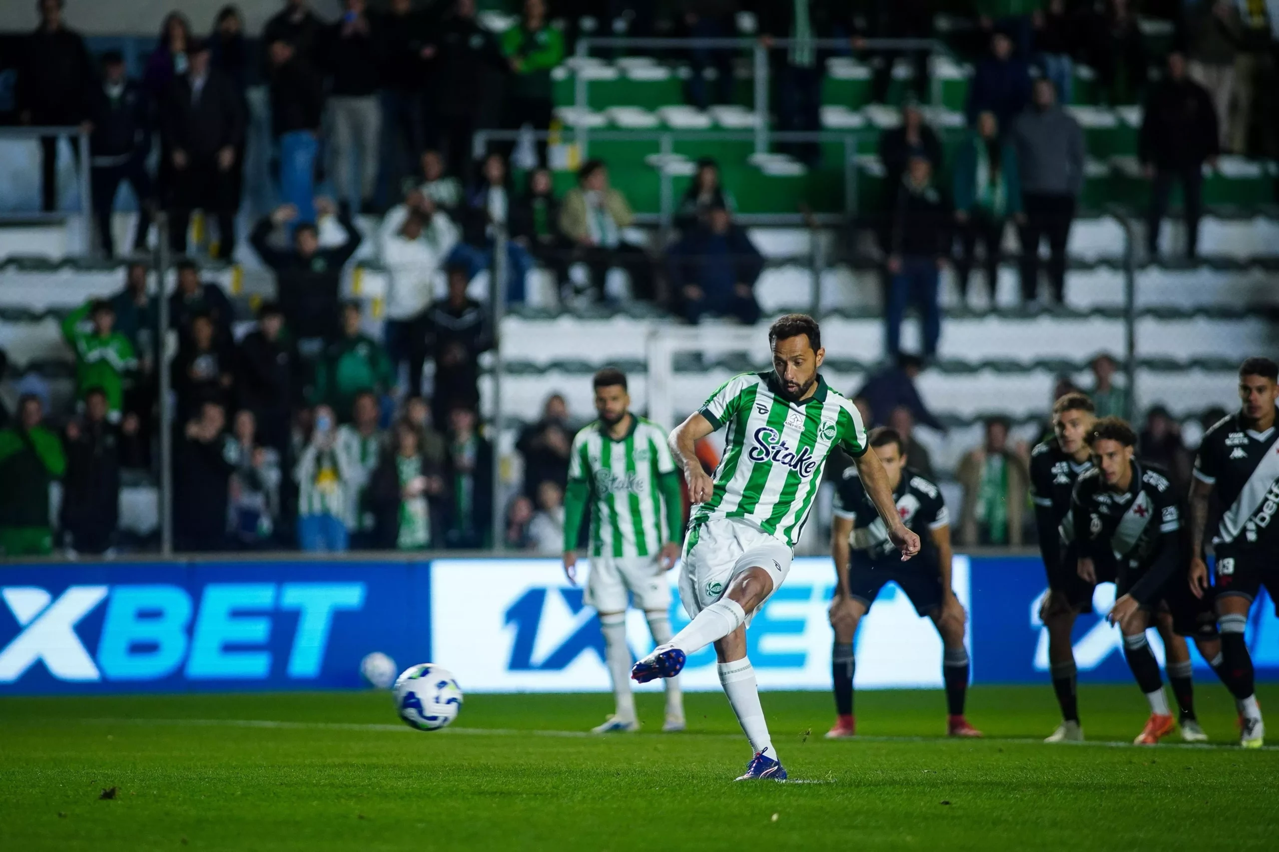 Juventude 2 x 0 Vasco - Vitória em jogo direto e reação no Z-4 (Foto: Fernando Alves/ECJ)