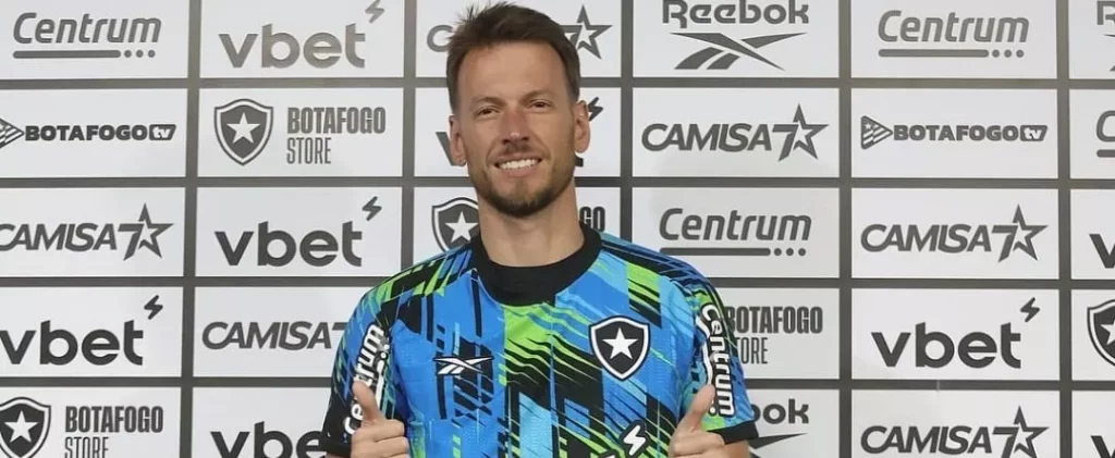 Neto promete elevar disputa no gol: ‘Venho porque é o Botafogo’