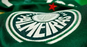 Academia do Palmeiras é atacada com rojões. Veja as imagens!