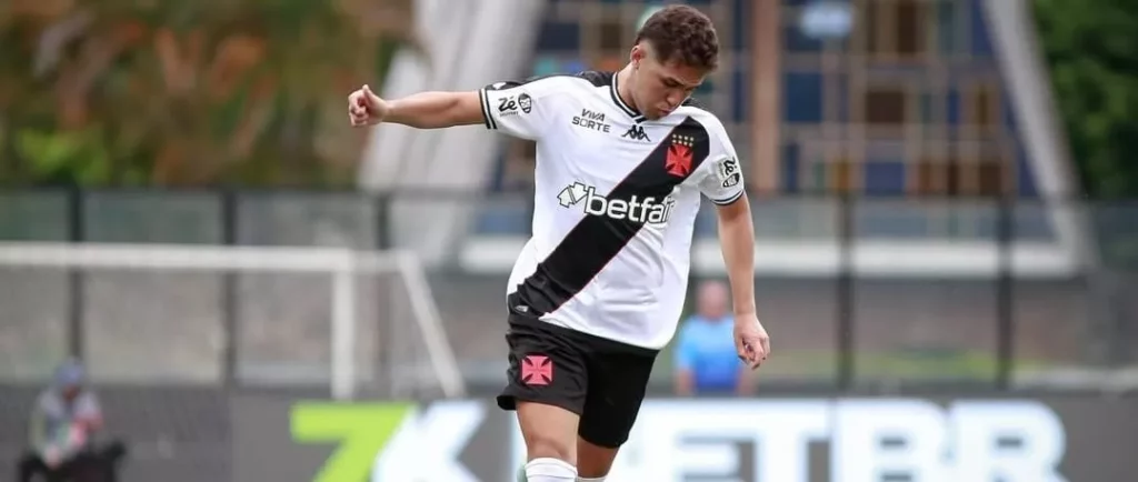 Vasco faz contraproposta para emprestar lateral ao Atlético-MG