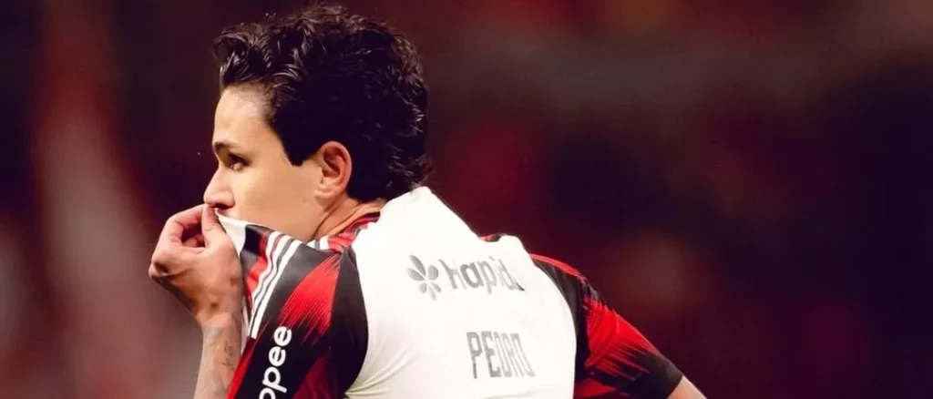 Pedro se torna o 10° maior artilheiro da história do Flamengo