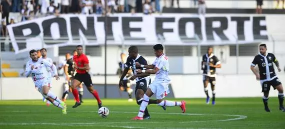 Ponte Preta sofre, mas vence e garante a classificação 2 Série C - 2025