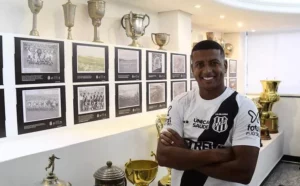 Alô pontepretano: agradeça pela saída do lateral Maguinho