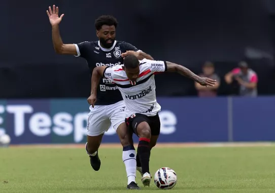 As equipes fizeram um grande jogo em Belém - Foto: Talita Gouvea / Agência Botafogo