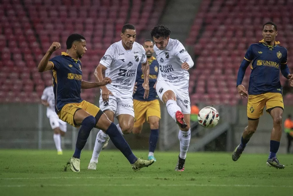 Confiança x Retrô - Onde assistir e escalações! 3 Confiança x Retrô - Onde assistir e escalações! (Foto: Rennê Carvalho/ABC)