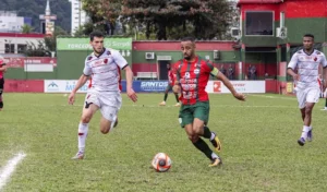 Portuguesa Santista 0 x 2 Oeste - Briosa cai em casa e Rubrão avança