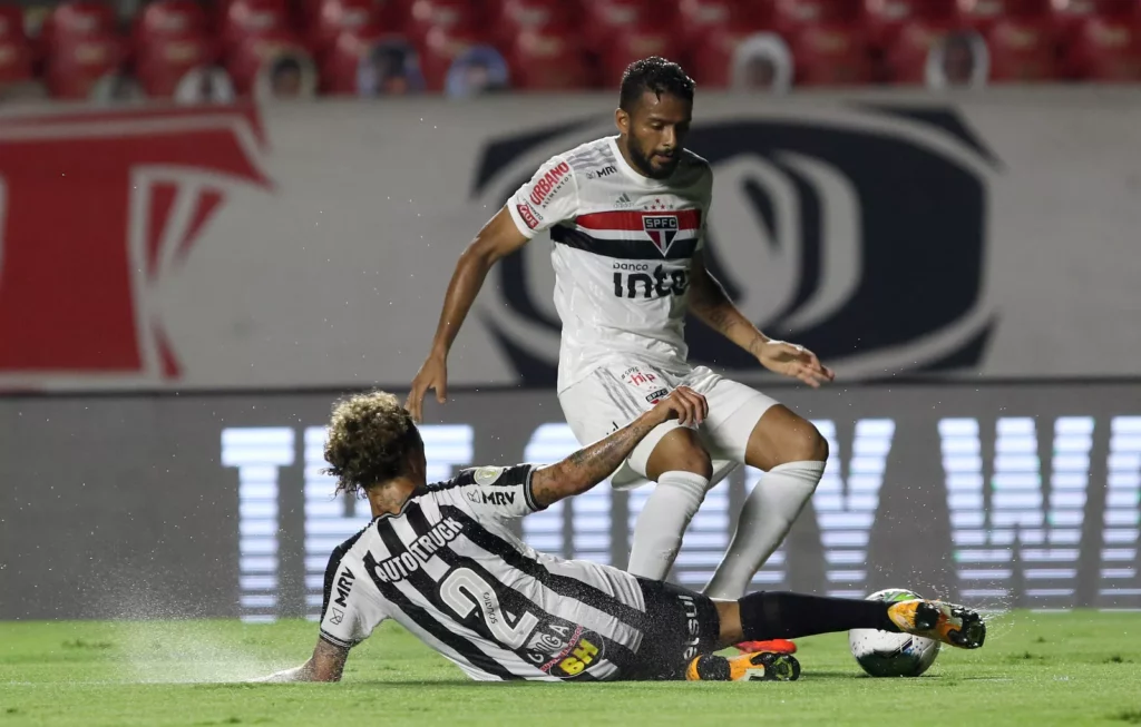 São Paulo tenta aproveitar embalo para quebrar tabu contra Atlético-MG no Brasileirão