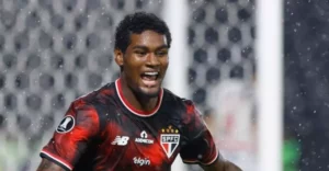 São Paulo arma saída de joia por 10 milhões de euros e segue 'vendas baratas' para sanar dívida