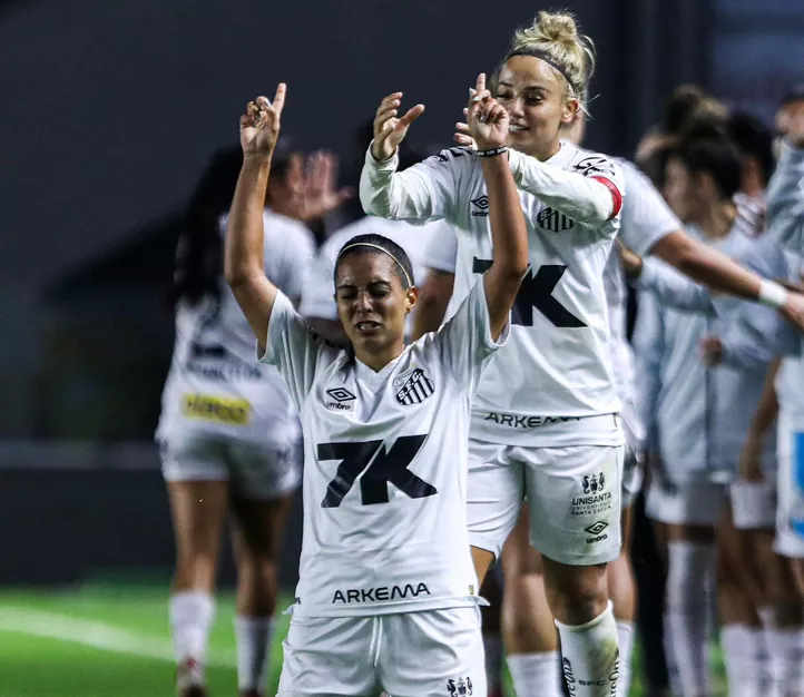 BRASILEIRÃO FEMININO A2: Santos vence Atlético-MG, nos pênaltis, e vai à grande final 2 Santos 2