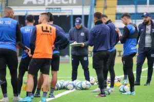 Série D: Técnico do São José pede atenção no 1º jogo do mata-mata