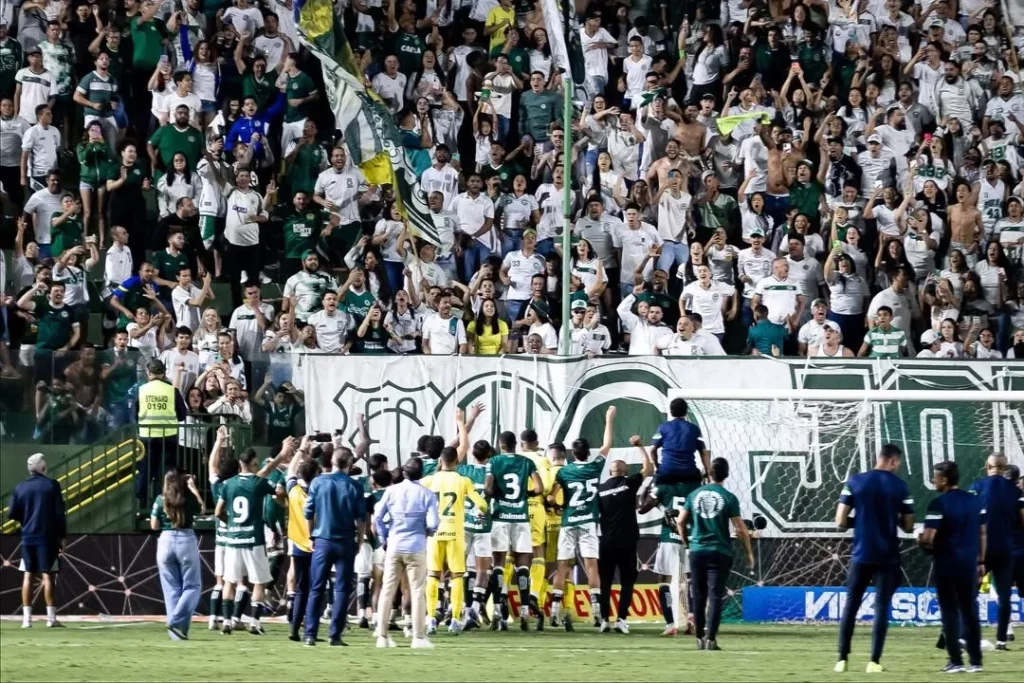 Goiás 1 x 0 América-MG - Resultado vale liderança na Série (Foto: Divulgação/Goiás)